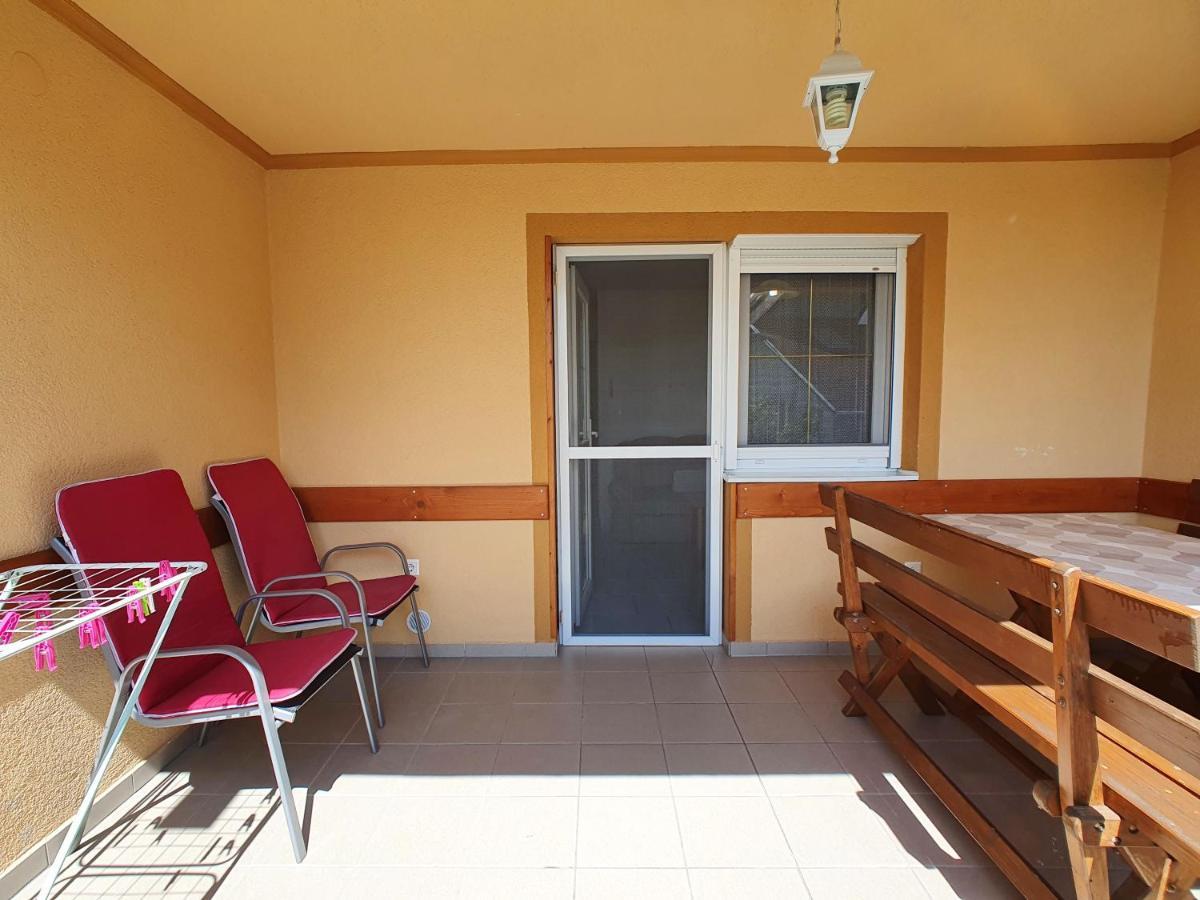 Krisztian Apartmanhaz Vonyarcvashegy Exterior photo