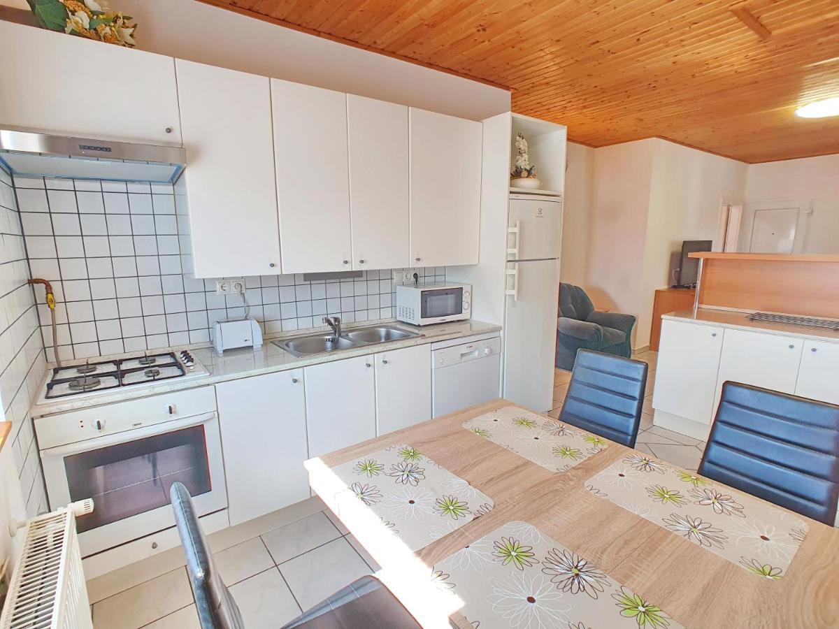 Krisztian Apartmanhaz Vonyarcvashegy Exterior photo